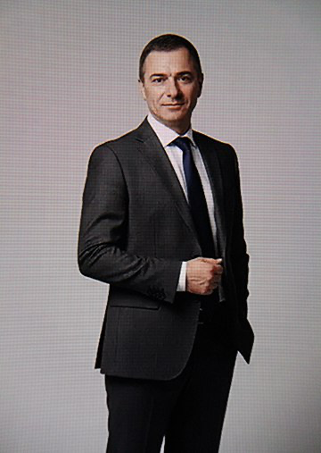 Роман Белокри